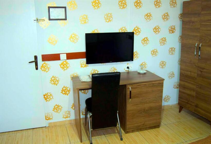 스탠다드 트리플 룸, Yunus