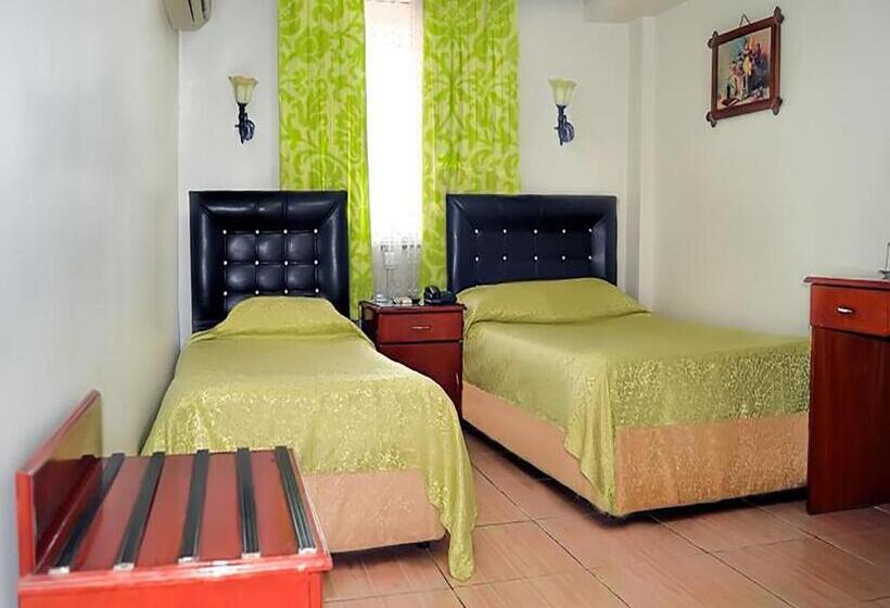 스탠다드 트리플 룸, Yunus