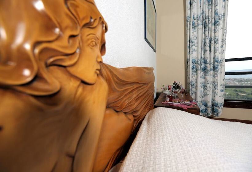 جناح مطلّ علي البحر, Mavi Keci Otel