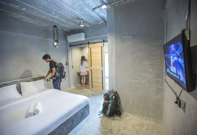 اتاق لوکس, Udonbackpackers Beds And Cafe