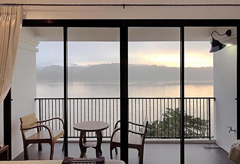 Deluxe room with river view, Fortune Riverview Hotel Chiang Khong