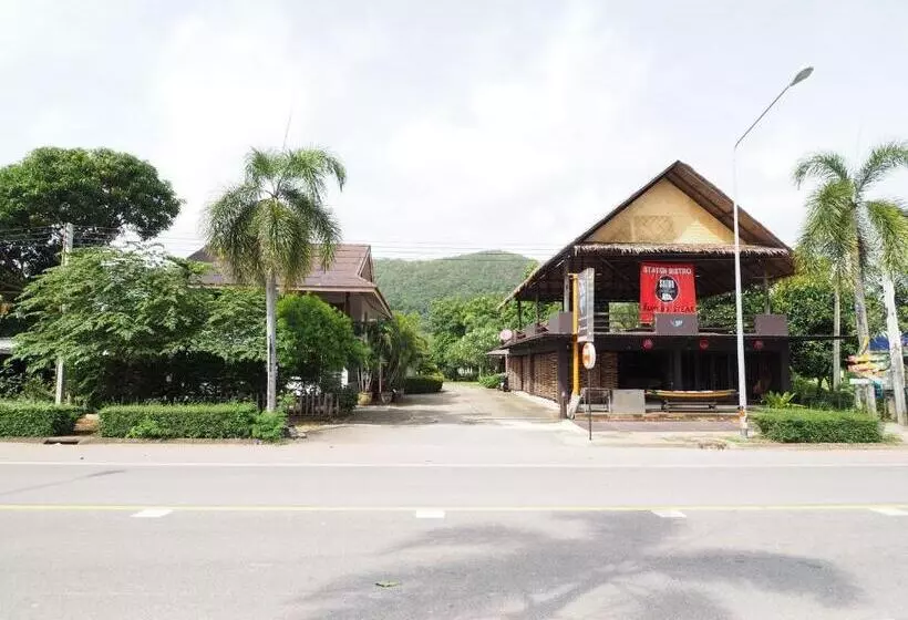 エコノミー４人部屋, Baan Pun Sook Resort