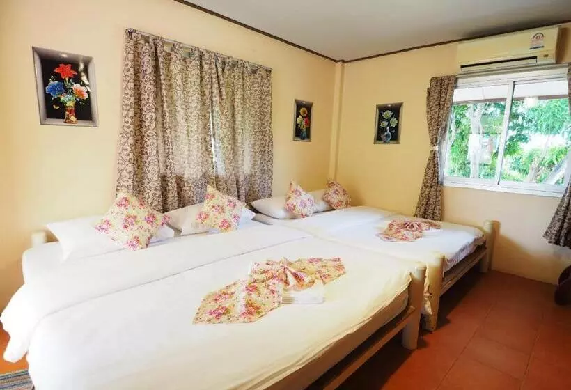 エコノミー４人部屋, Baan Pun Sook Resort