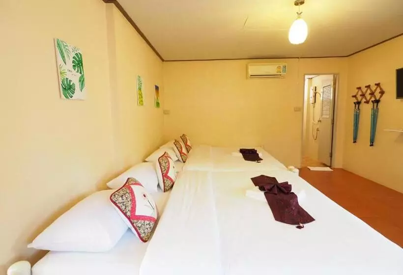 エコノミー４人部屋, Baan Pun Sook Resort