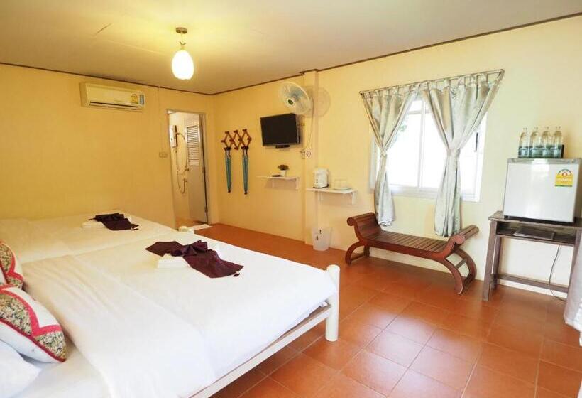 חדר אקונומי לארבעה, Baan Pun Sook Resort