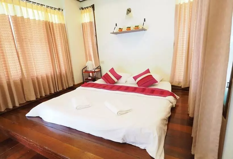 スタンダードバンガロー, Baan Pun Sook Resort