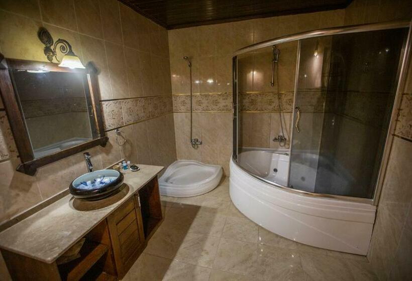 סוויטה, Hermes Cave