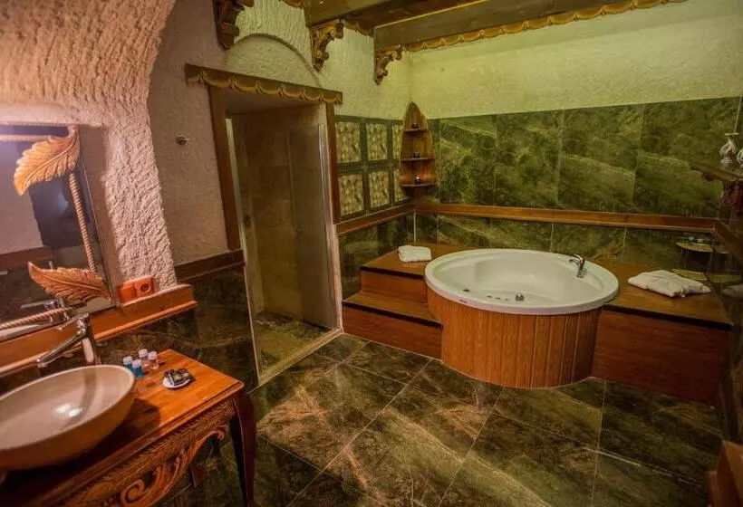 キングサイズベッドのスイートルーム, Hermes Cave