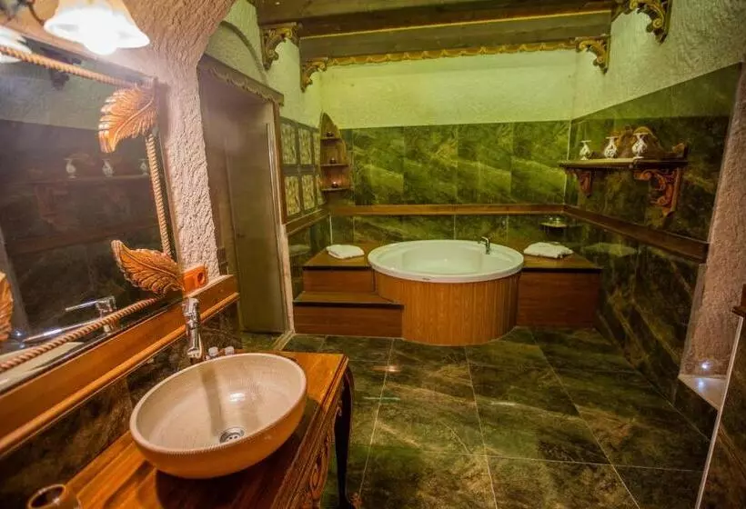 キングサイズベッドのスイートルーム, Hermes Cave