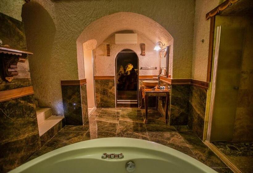 מיטת קינג בסוויטה, Hermes Cave