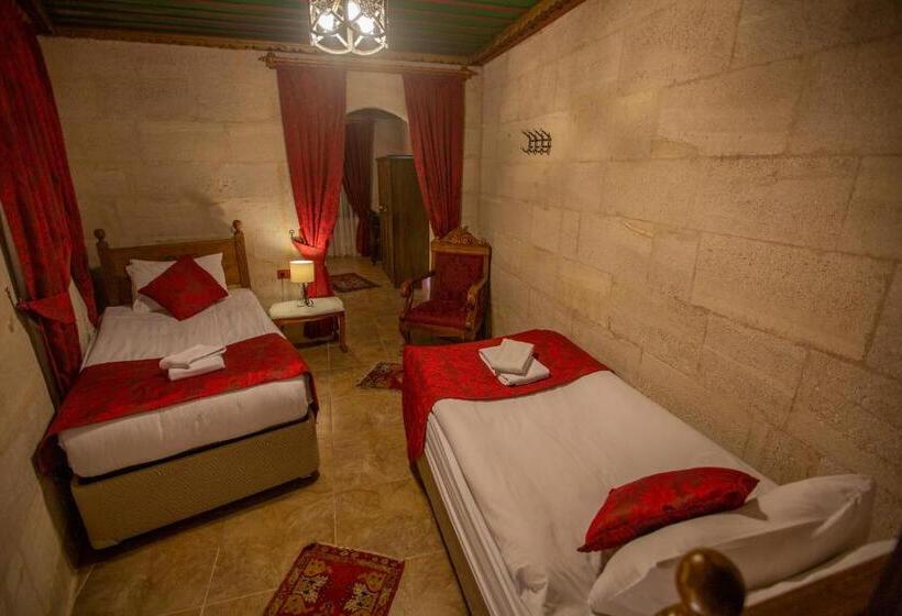 חדר משפחתי, Hermes Cave