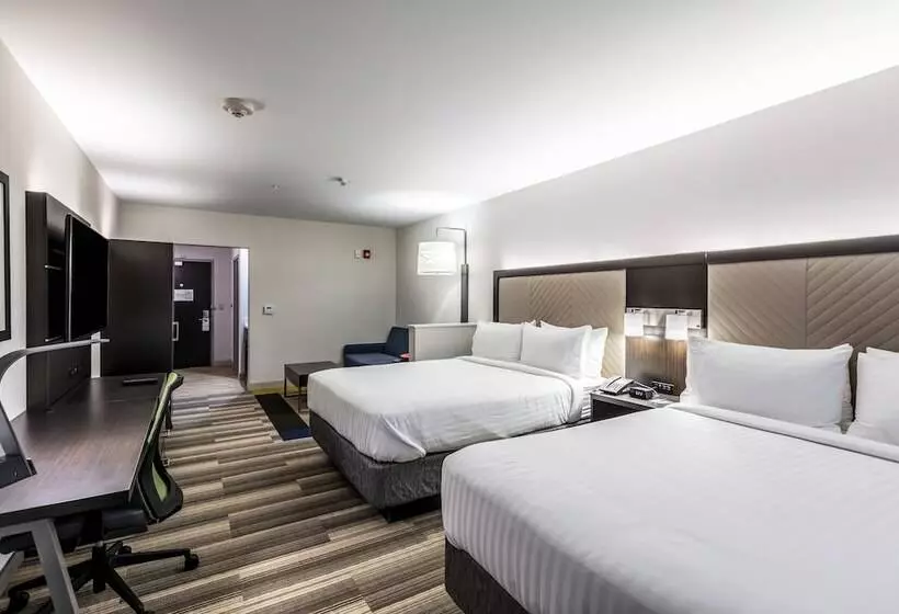 スイート, Holiday Inn Express & Suites Jersey City North   Hoboken, An Ihg