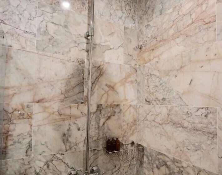 Полулюкс, House Of Passion Amphawa