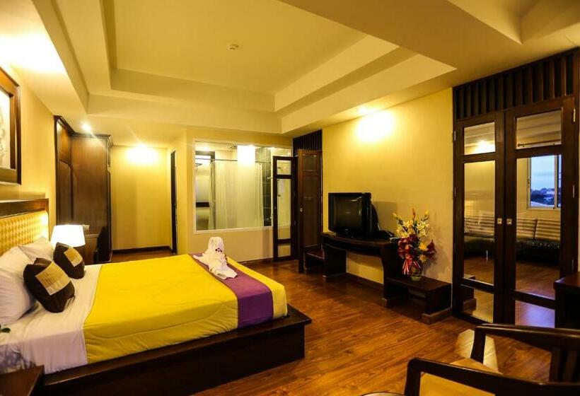 سوییت لوکس, Madina Rayong