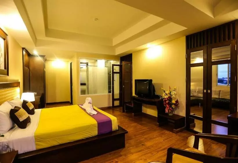 سوییت لوکس, Madina Rayong