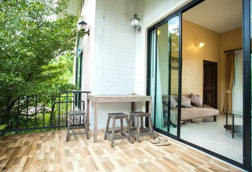 חדר משפחתי, The Harmony Resort