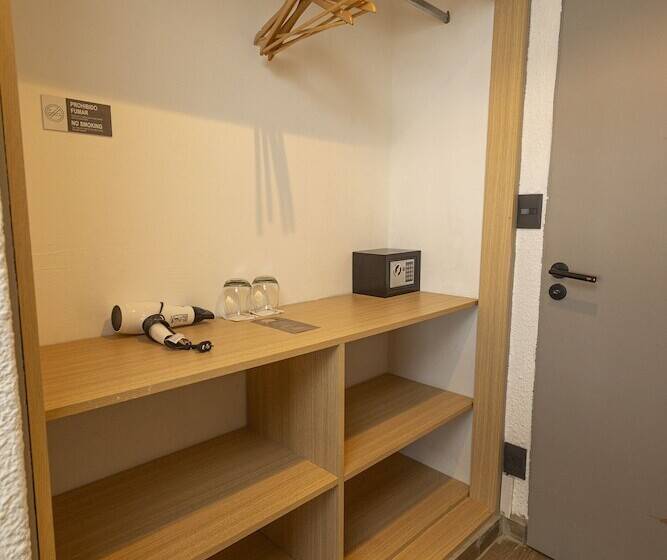 اتاق استاندارد, M382 Hotel Bariloche