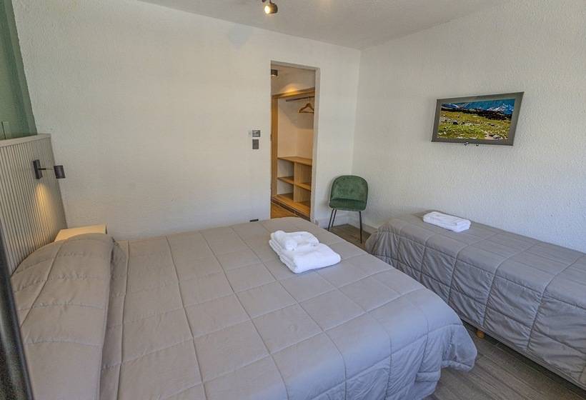 اتاق استاندارد سه نفره, M382 Hotel Bariloche