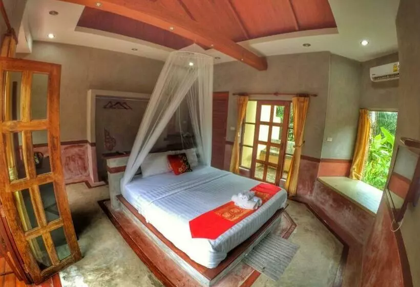 バルコニー付きデラックスルーム, Palms Hill Resort