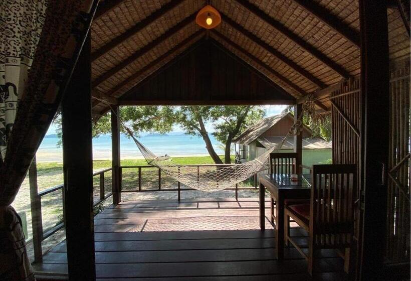 スタンダードバンガロー, Pp Land Beach Eco Resort