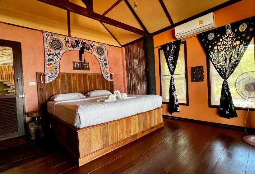 スタンダードバンガロー, Pp Land Beach Eco Resort