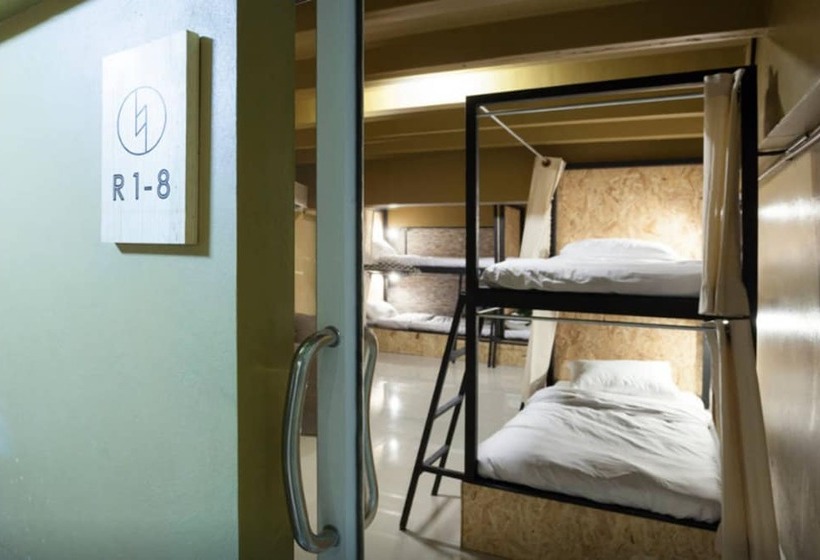 سرير فى غرفة مشتركه, Buri And Hostel