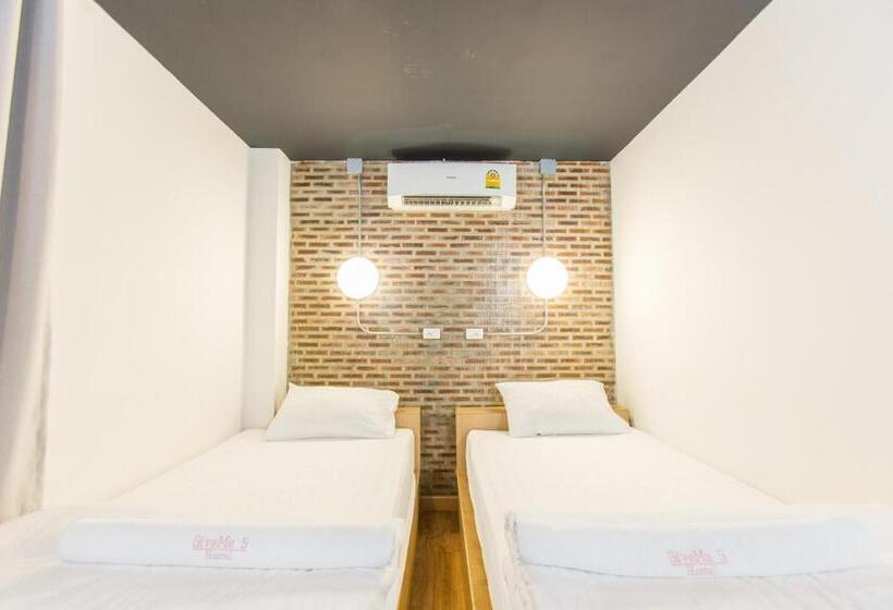 חדר סטנדרט, Give Me 5 Hostel