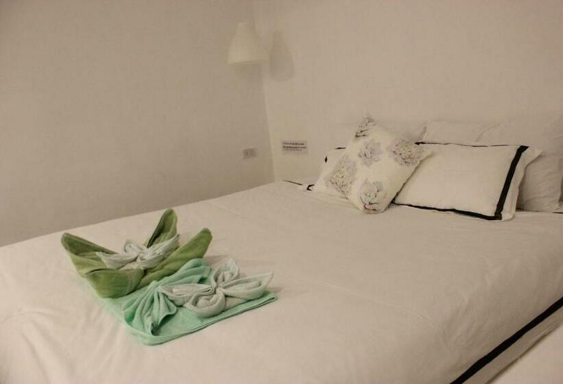 Номер Стандарт Трехместный, 1715 House & Caff Resort, Phuket