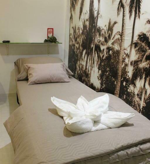 غرفة قياسية ثلاثية, 1715 House & Caff Resort, Phuket