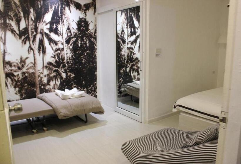 غرفة قياسية ثلاثية, 1715 House & Caff Resort, Phuket