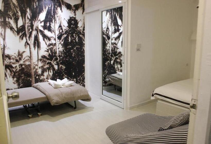 غرفة قياسية ثلاثية, 1715 House & Caff Resort, Phuket