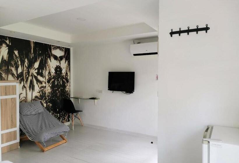 Номер Deluxe, 1715 House & Caff Resort, Phuket