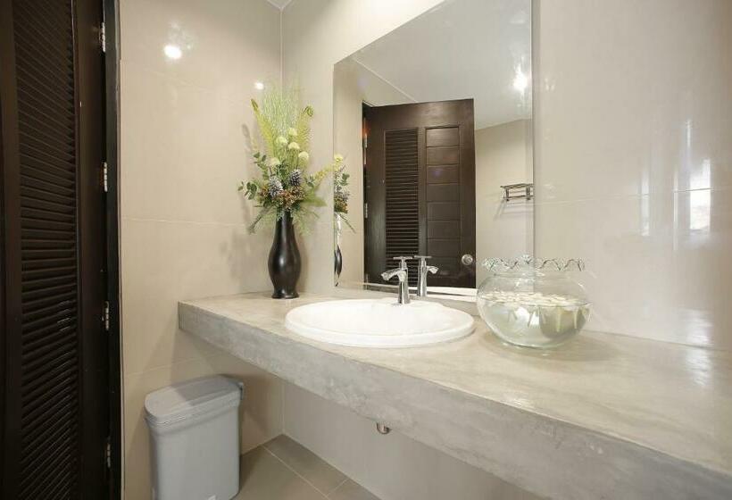 חדר דחוקס עם מיטת קינג, D11