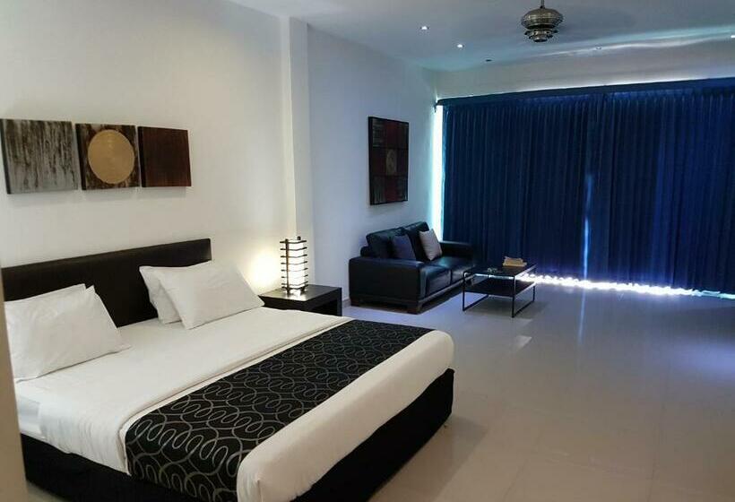 带阳台套房, East Suites