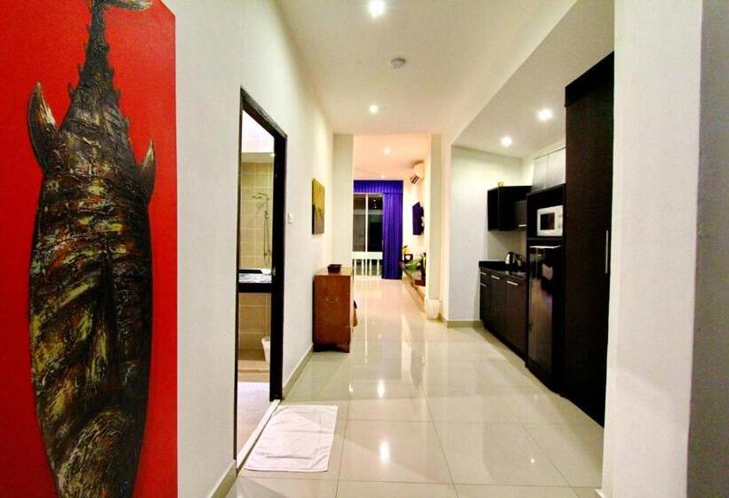 带大床的套房, East Suites