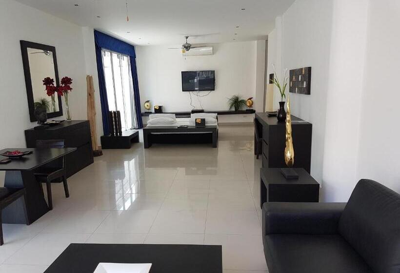 带大床的套房, East Suites