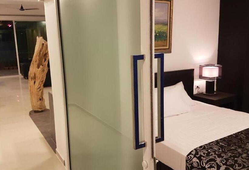 带2个卧室的公寓, East Suites