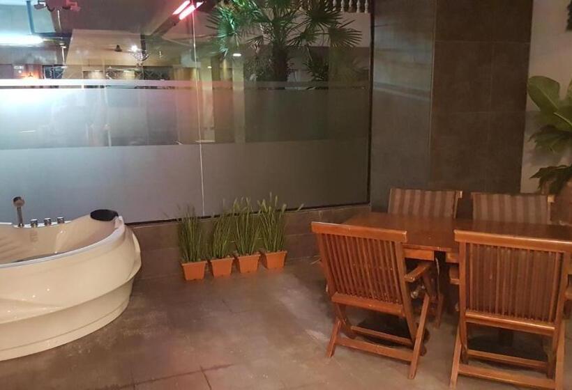 带2个卧室的公寓, East Suites