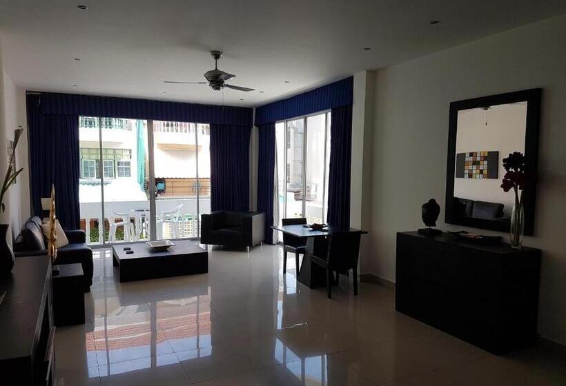 带大床的套房, East Suites