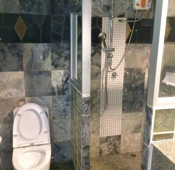スーペリアの４人部屋, Rock Garden Beach Resort