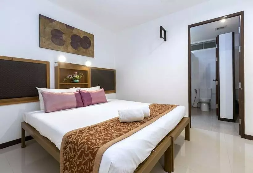 Deluxe Kolmen Hengen Huone, The Lantern Hostel And Spa