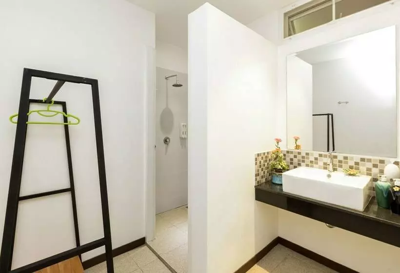 Deluxe Kolmen Hengen Huone, The Lantern Hostel And Spa