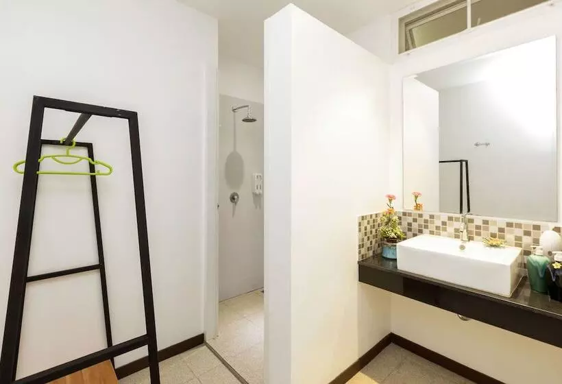 Deluxe Kolmen Hengen Huone, The Lantern Hostel And Spa