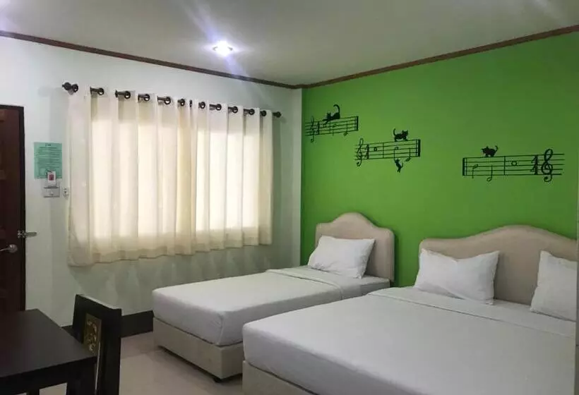 اتاق استاندارد سه نفره, A Nice Resort