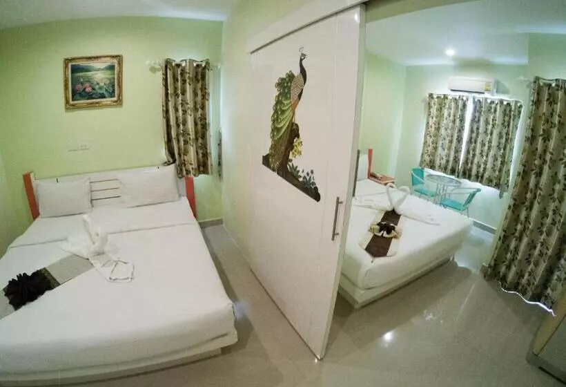 Perhehuone, Holland Resort Phuket