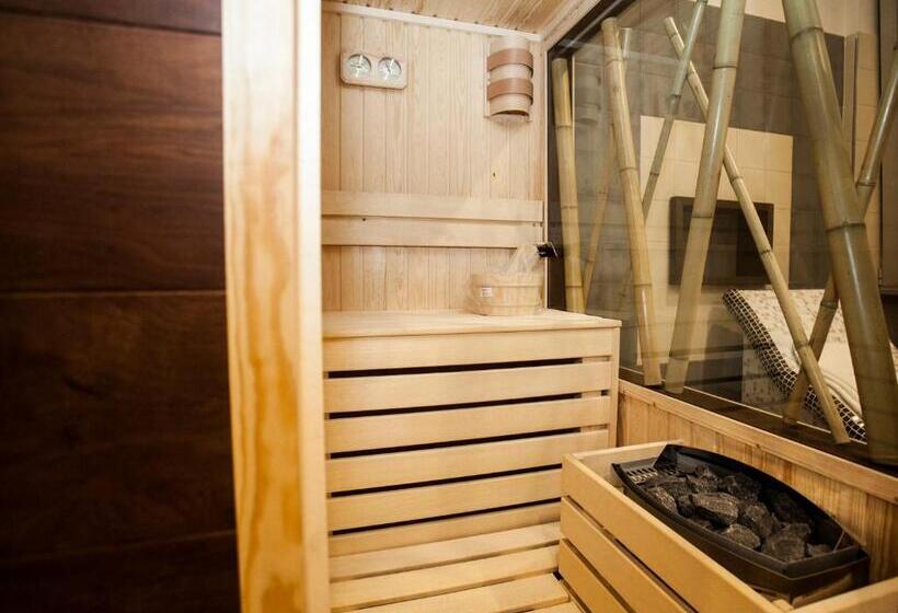 سوئیت با وان آب گرم, Atera Business Suites