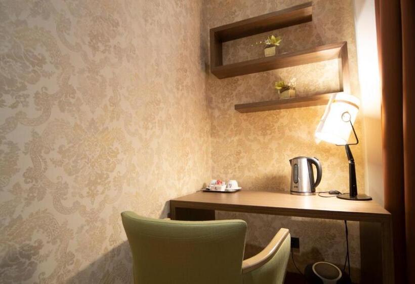 سوییت سوپریور, Atera Business Suites