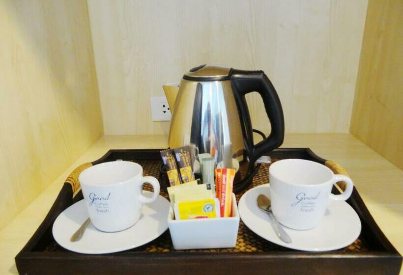 Standard-huone Allasnäkymä, Good Day Phuket