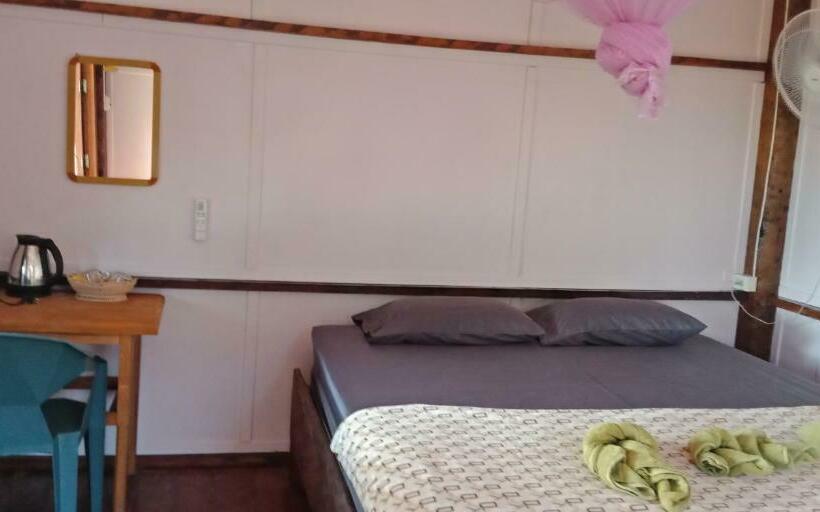 スタンダードバンガロー, Happy Days Resort