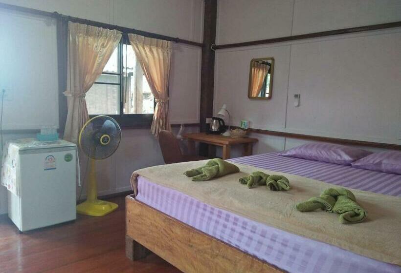 スタンダードバンガロー, Happy Days Resort